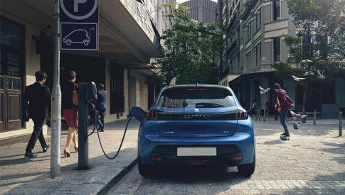 Nieuwe doorbraak? ANWB zegt dat EV's en brandstofauto nu evenveel kosten Nieuwe doorbraak? ANWB zegt dat EV's en brandstofauto nu evenveel kosten