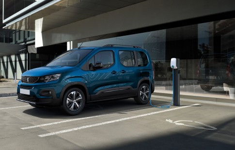 Peugeot toont de elektrische MPV e-Rifter