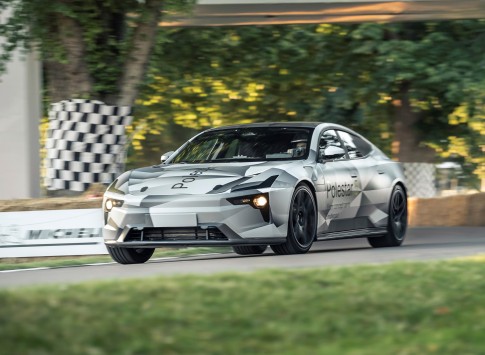 De Polestar 5 met 884 pk wordt losgelaten op Goodwood De Polestar 5 met 884 pk wordt losgelaten op Goodwood