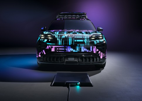 Elektrische auto draadloos opladen? De nieuwe Porsche Cayenne kan het! Elektrische auto draadloos opladen? De nieuwe Porsche Cayenne kan het!
