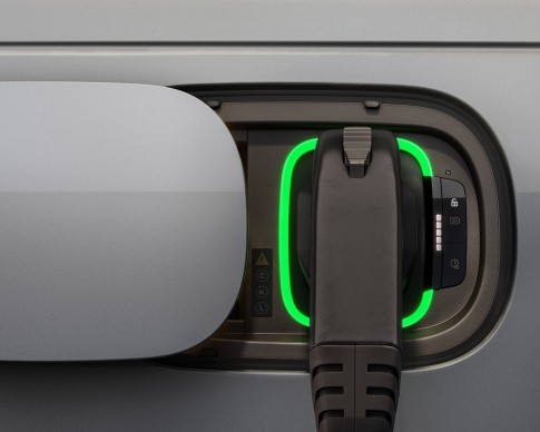 De elektrische Range Rover is (bijna) te zien op deze teaserfoto's De elektrische Range Rover is (bijna) te zien op deze teaserfoto's