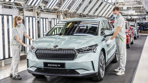 Chiptekorten: voorkom lang wachten met een elektrische auto uit onze voorraad Chiptekorten: voorkom lang wachten met een elektrische auto uit onze voorraad