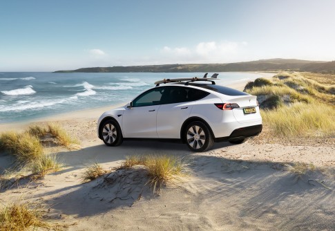 Autoverkopen november: aandeel elektrische auto's en hybrides stijgt flink Autoverkopen november: aandeel elektrische auto's en hybrides stijgt flink