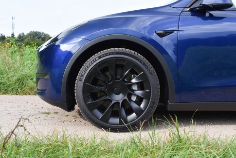 Tesla auto's laten het weten als uw banden versleten zijn