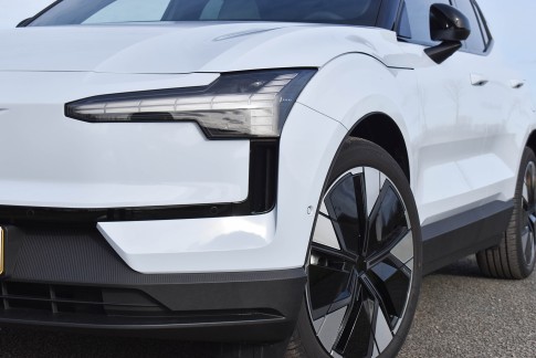 Volvo EX30 wordt nu gebouwd in België, dat wordt gevierd met Europa-uitvoeringen Volvo EX30 wordt nu gebouwd in België, dat wordt gevierd met Europa-uitvoeringen