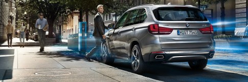 Plug-in hybrids BMW 330e en de BMW 225xe beide met 15% bijtelling Plug-in hybrids BMW 330e en de BMW 225xe beide met 15% bijtelling