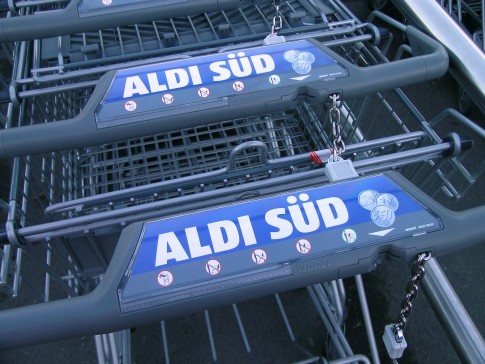 Aldi plaatst 28 snellaadstations voor gratis opladen in Duitsland Aldi plaatst 28 snellaadstations voor gratis opladen in Duitsland