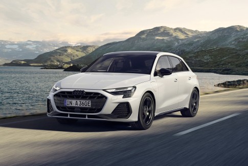 De nieuwe Audi A3 Plug-in Hybrid kan 143 kilometer volledig elektrisch rijden De nieuwe Audi A3 Plug-in Hybrid kan 143 kilometer volledig elektrisch rijden