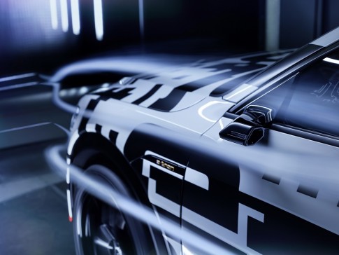 Primeur: Audi e-tron eerste leaseauto ter wereld met virtuele buitenspiegels Primeur: Audi e-tron eerste leaseauto ter wereld met virtuele buitenspiegels