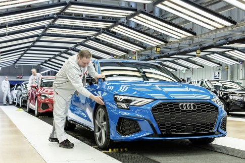 Groen licht voor Europese autofabrieken: de productie wordt langzaam hervat Groen licht voor Europese autofabrieken: de productie wordt langzaam hervat
