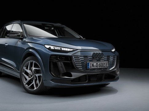 Audi Q6 e-tron onthuld: met deze elektrische SUV wil Audi gaan domineren Audi Q6 e-tron onthuld: met deze elektrische SUV wil Audi gaan domineren