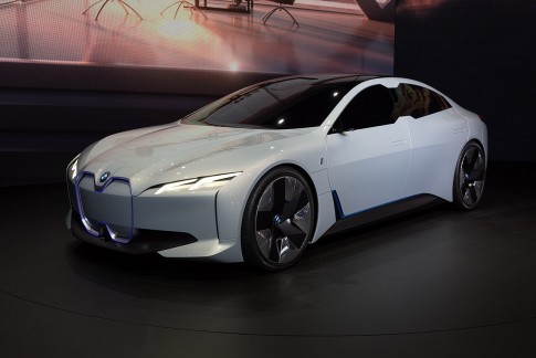 BMW wil 5 elektrische auto's hebben in 2021