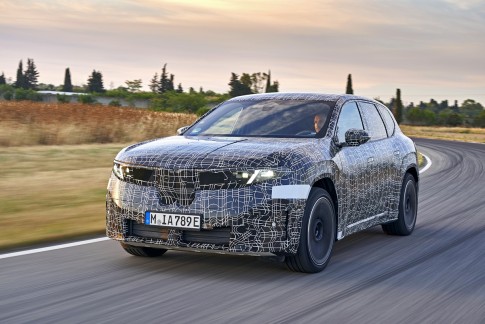 Ongekende actieradius voor de nieuwe BMW iX3: naar Zwitserland zonder laden! Ongekende actieradius voor de nieuwe BMW iX3: naar Zwitserland zonder laden!