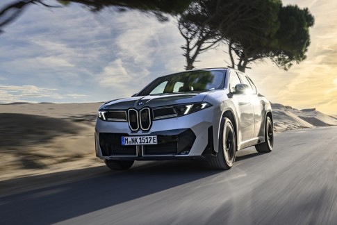 BMW iX3 verslaat concurrentie met verbluffend snelle rijtijd voor 1.000 kilometer