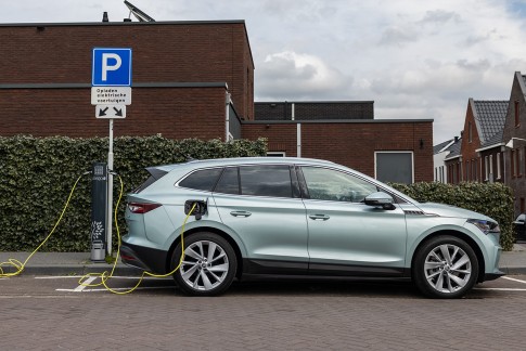 Nederland is Europees aanvoerder in aantal laadpalen voor elektrische auto's