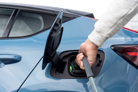 Onderzoek: 82% van de leaserijders met EV is positief over elektrisch rijden Onderzoek: 82% van de leaserijders met EV is positief over elektrisch rijden