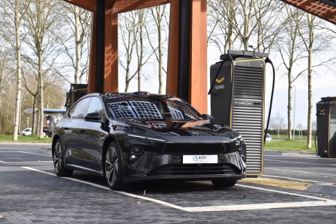 'Laadpunt voor elektrische auto's na elke 60 kilometer snelweg' 'Laadpunt voor elektrische auto's na elke 60 kilometer snelweg'