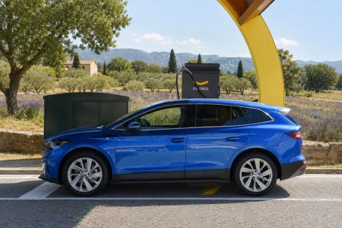 Steeds meer Nederlanders kiezen de elektrische auto voor hun zomervakantie
