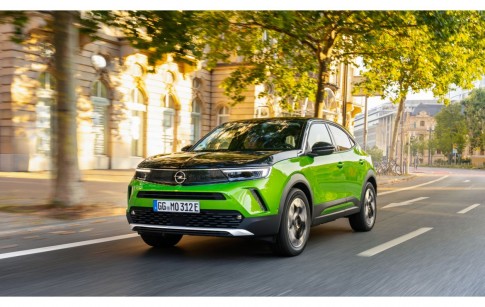 Nieuwe Opel Insignia en Crossland worden volledig elektrisch