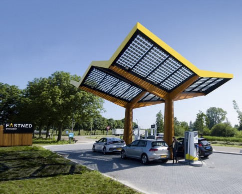 Fastned wint zaak om shops en toiletten te plaatsen bij snellaadstations