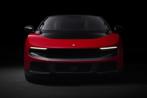Ferrari Luce is officieel: elektrische supercar met vijf zitplaatsen en 1.000 pk