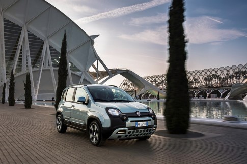 Zelfs de Fiat Panda gaat over op elektrisch: nu te bestellen als hybrid! Zelfs de Fiat Panda gaat over op elektrisch: nu te bestellen als hybrid!