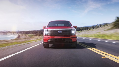 Elektrische Ford F-150 Lightning haalt meer actieradius dan Rivian R1T Elektrische Ford F-150 Lightning haalt meer actieradius dan Rivian R1T