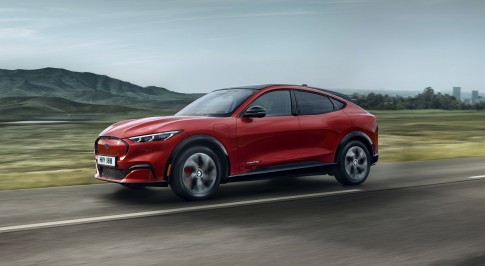 Video: Ford Mustang Mach-e rekent af met raket én actieradius angst Video: Ford Mustang Mach-e rekent af met raket én actieradius angst