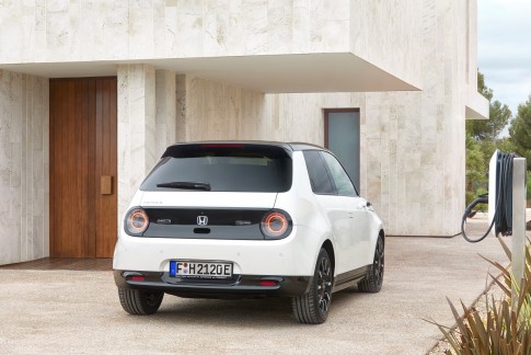 Dit zit er standaard op de Honda e, vanaf nu te bestellen!
