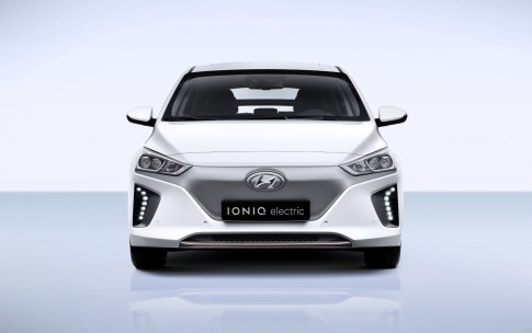 Buitenkans! Hyundai IONIQ EV Premium snel leverbaar bij ActivLease