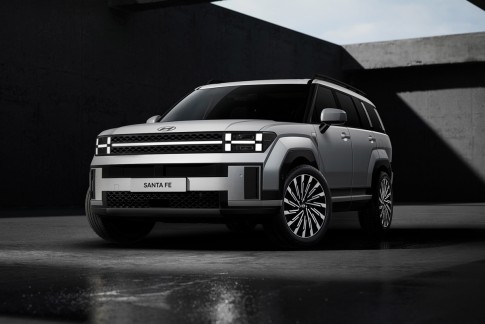 De nieuwe Hyundai Santa Fe Plug-in Hybrid kunt u deze zomer leasen De nieuwe Hyundai Santa Fe Plug-in Hybrid kunt u deze zomer leasen