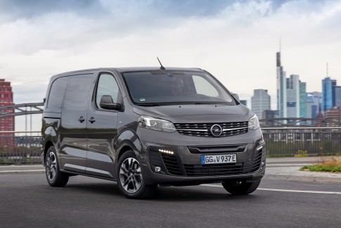 Bestelauto van het jaar is voor het eerst elektrisch Bestelauto van het jaar is voor het eerst elektrisch