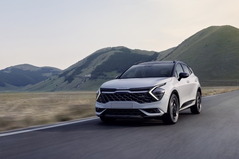 De nieuwe Kia Sportage is er als mild hybride, hybride én plug-in hybride De nieuwe Kia Sportage is er als mild hybride, hybride én plug-in hybride