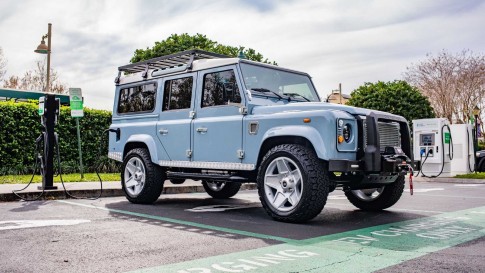 Elektrische Land Rover Defender met Tesla-motor nu leverbaar Elektrische Land Rover Defender met Tesla-motor nu leverbaar