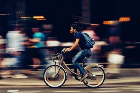 Naast de leaseauto ook een fiets van de zaak? 2020 is het ideale moment Naast de leaseauto ook een fiets van de zaak? 2020 is het ideale moment