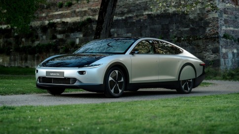 Lightyear haalt 110 miljoen dollar binnen voor productie zonneauto