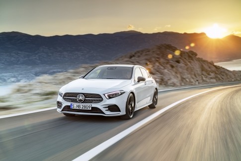 In beeld: de vernieuwde Mercedes-Benz A-klasse. Binnenkort te leasen! In beeld: de vernieuwde Mercedes-Benz A-klasse. Binnenkort te leasen!