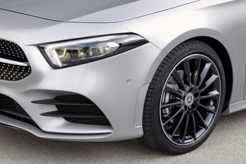 Naast elkaar: de nieuwe Mercedes A-klasse hatchback vs sedan