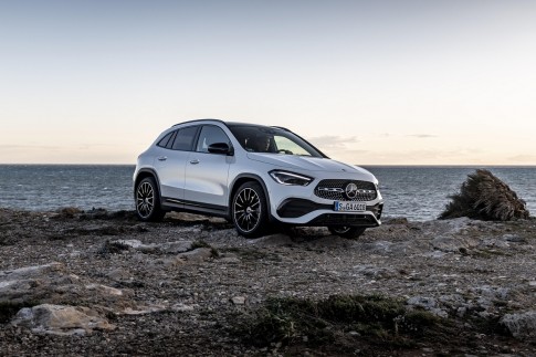 Nieuwe Mercedes GLA: met hybride aandrijving én wasstraatfunctie