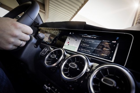 Mercedes-Benz User Experience maakt van uw auto een persoonlijke assistent