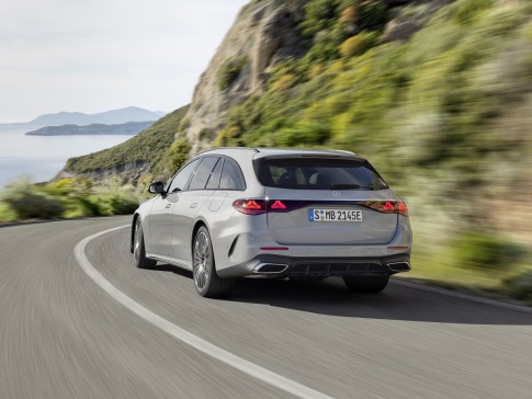 Nieuwe Mercedes E-Klasse Estate: meer elektrische actieradius en ruimte achterin Nieuwe Mercedes E-Klasse Estate: meer elektrische actieradius en ruimte achterin