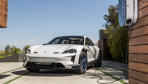 Deze elektrische Porsche Mission E Cross Turismo gaat er écht komen!