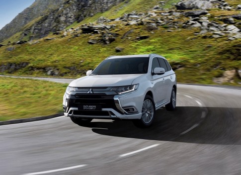 Gefacelifte Mitsubishi Outlander PHEV 2019 staat klaar voor nieuw leasesucces