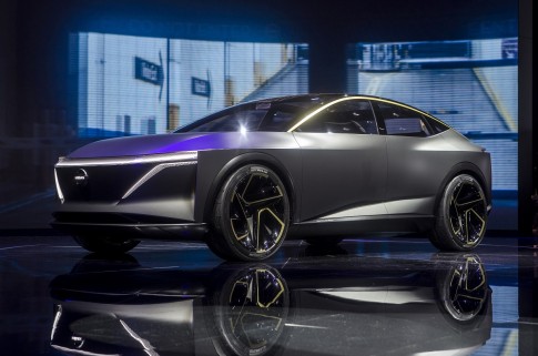 Deze Nissan IMs concept rijdt u rond als een vorst Deze Nissan IMs concept rijdt u rond als een vorst