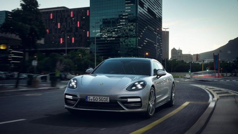 Porsche Panamera Turbo S E-Hybrid heeft maar liefst 680 pk Porsche Panamera Turbo S E-Hybrid heeft maar liefst 680 pk