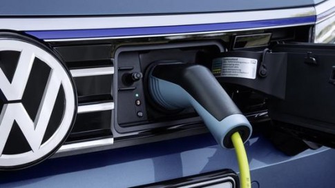 Alleen nog elektrische auto's in Amsterdam vanaf 2030