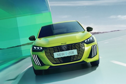 Peugeot 208 haalt uit met nieuw design en 400 km elektrische actieradius Peugeot 208 haalt uit met nieuw design en 400 km elektrische actieradius