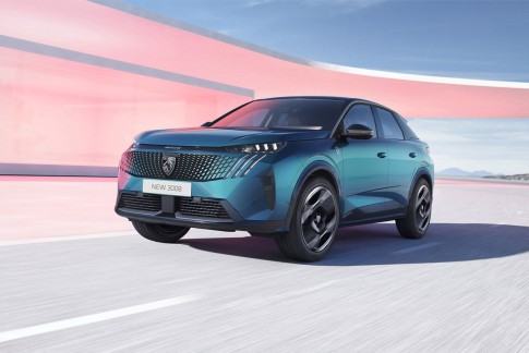 Peugeot 3008 nu ook als stekkerhybride met 80 km elektrische actieradius Peugeot 3008 nu ook als stekkerhybride met 80 km elektrische actieradius