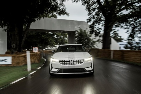 Polestar 2: speciale versie met 476 pk duikt op bij Goodwood festival Polestar 2: speciale versie met 476 pk duikt op bij Goodwood festival