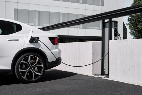 Nooit meer bevroren laadkabels met deze Polestar 2 accessoire Nooit meer bevroren laadkabels met deze Polestar 2 accessoire